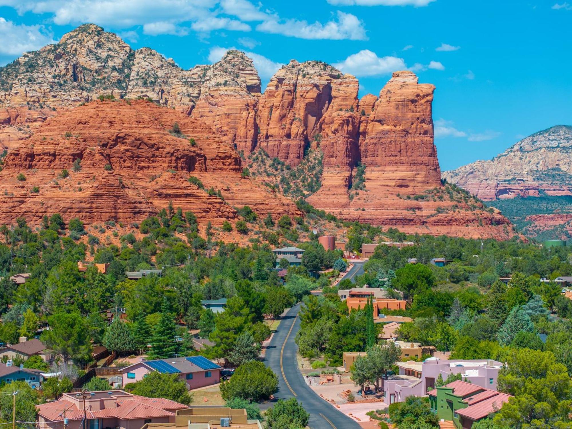 Amethyst Retreat. Back Yard With Hot Tub & Views! Sedona