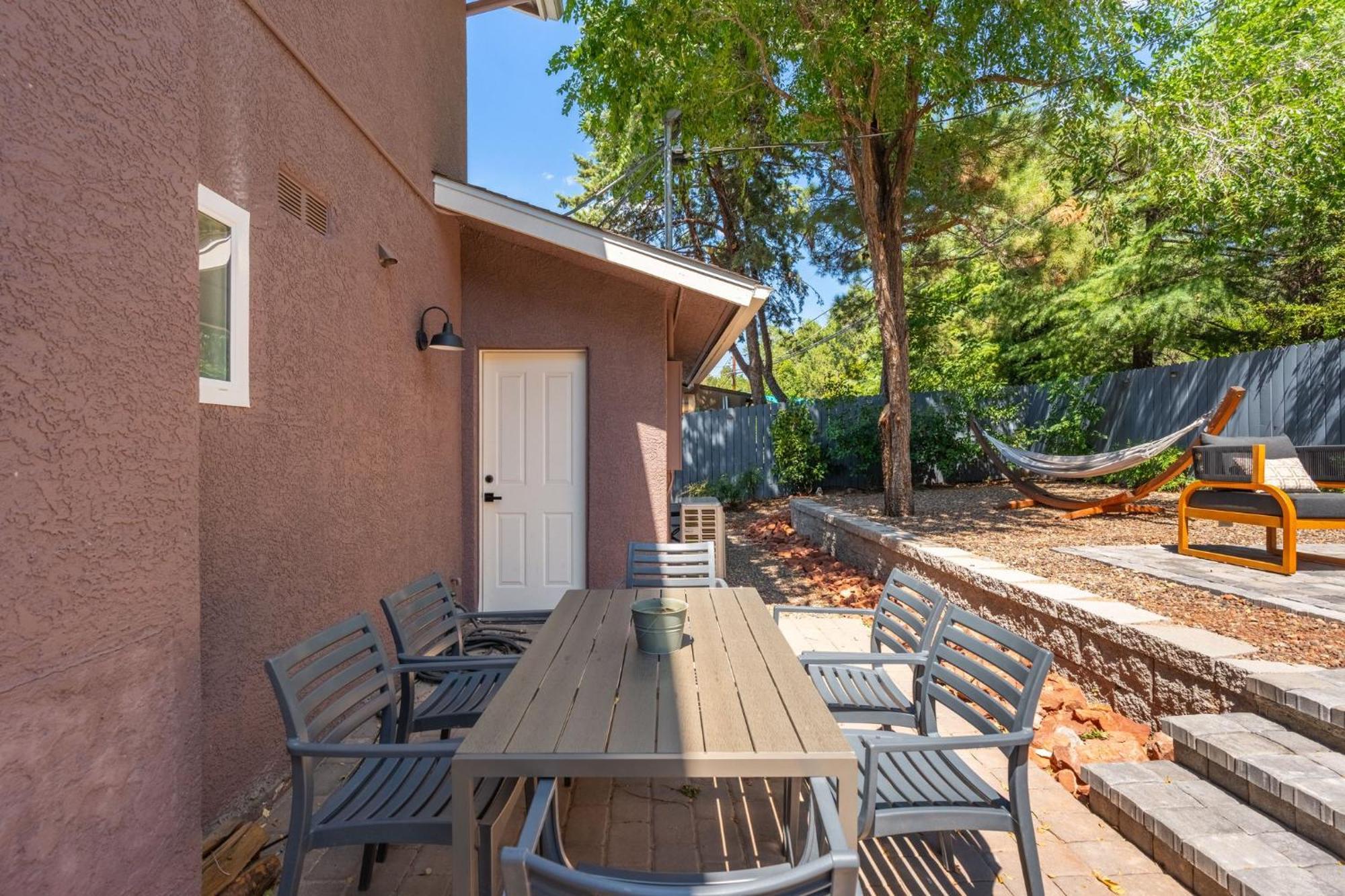 Holiday home Amethyst Retreat. Back Yard With Hot Tub & Views! Sedona