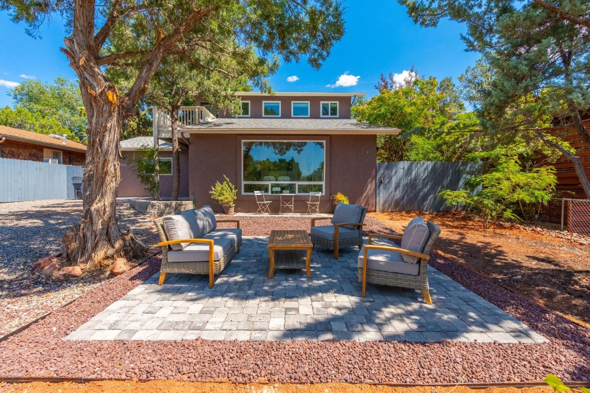 Holiday home Amethyst Retreat. Back Yard With Hot Tub & Views!
